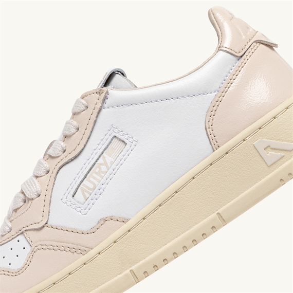 Autry Medalist Low Sneakers, White/Rose